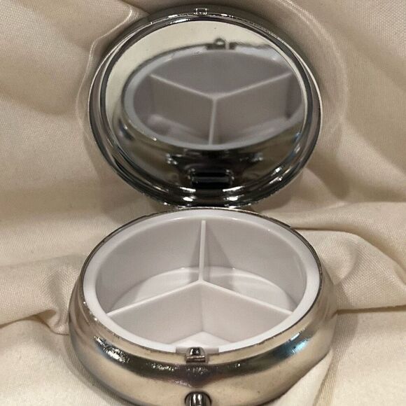 Whimsical Fairies Travel Pill Box 3 Compartment Medicine Pill Case Metal NEW - Picture 5 of 5